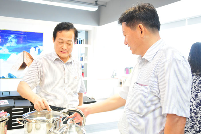 省發(fā)展研究中心副書記黃日東一行蒞臨調(diào)研