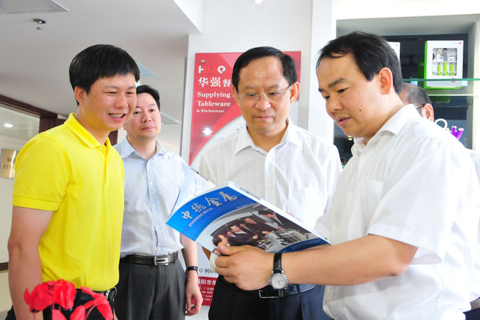 人民銀行廣州分行行長王景武一行蒞臨考察