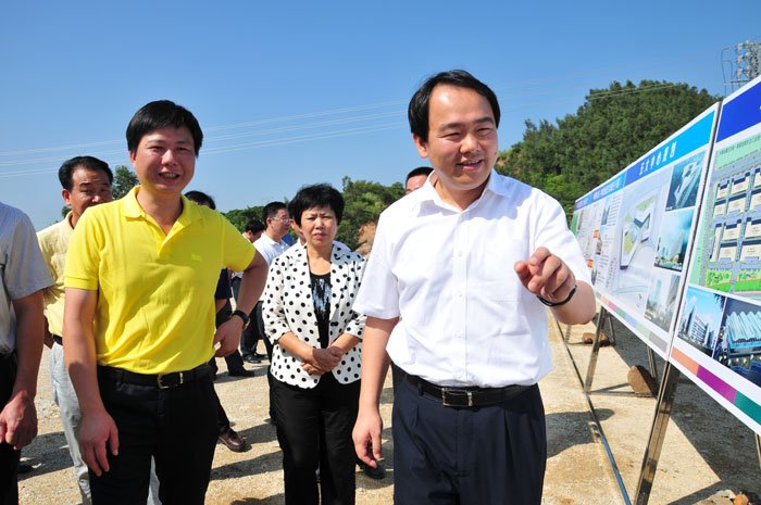 �ӿ��е½������B(t��i)�ǽ��O(sh��)�����w�ط���(j��ng)��(j��)�l(f��)չ